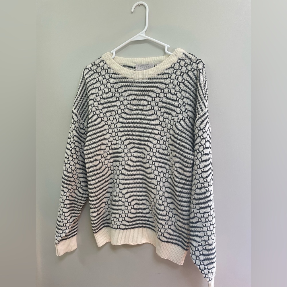 Vintage Saturday’s Sweater Size Medium